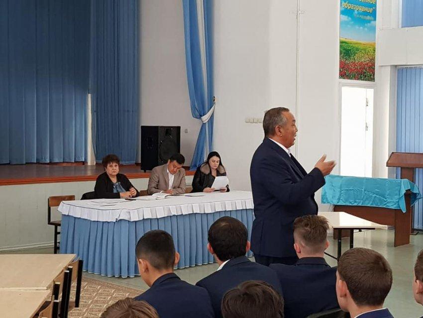 В сш#18 месяц по правовым знаниям. Лекция от закрепленых сотрудников по линии ОблОО. #4 мобильная группа