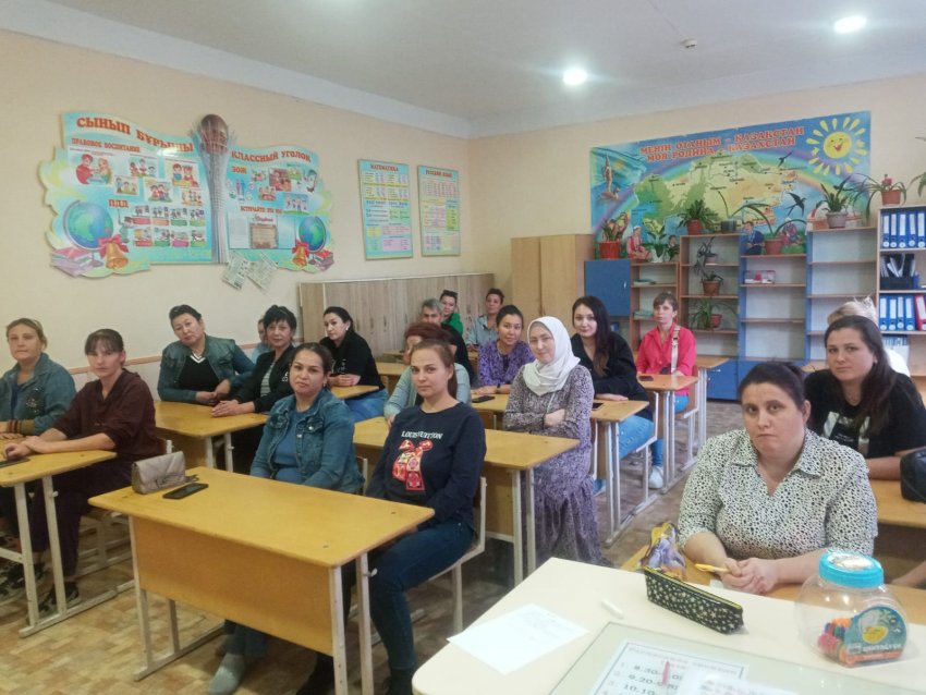 В средней школе № 18 12.09.и 13.09. прошли классные  родительские собрания среди 1-11х классов.